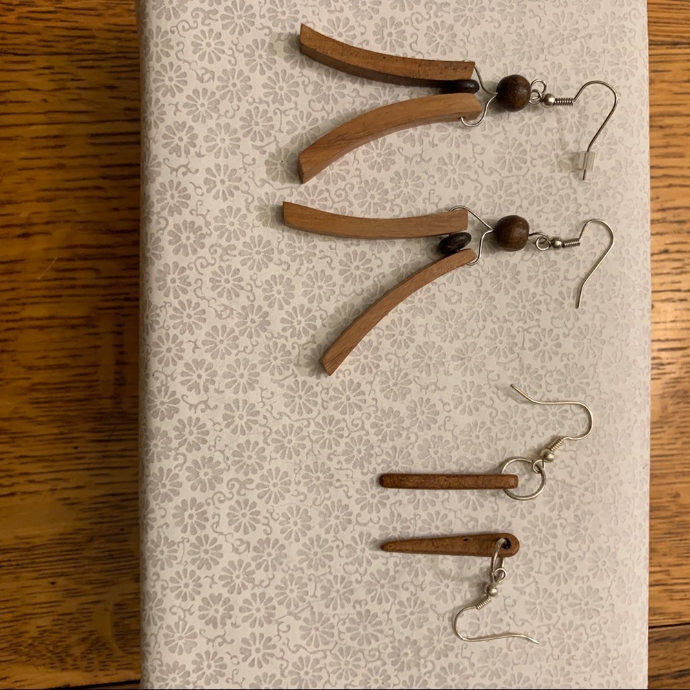 2 pairs of wooden earrings